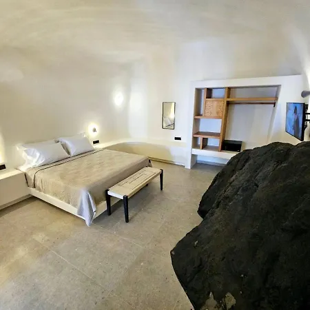Petroma Cave Suites Vourvoúlos Exteriér fotografie
