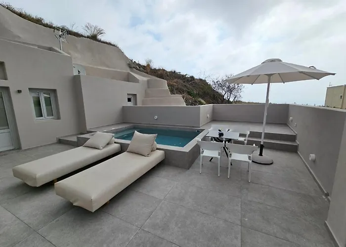 Petroma Cave Suites