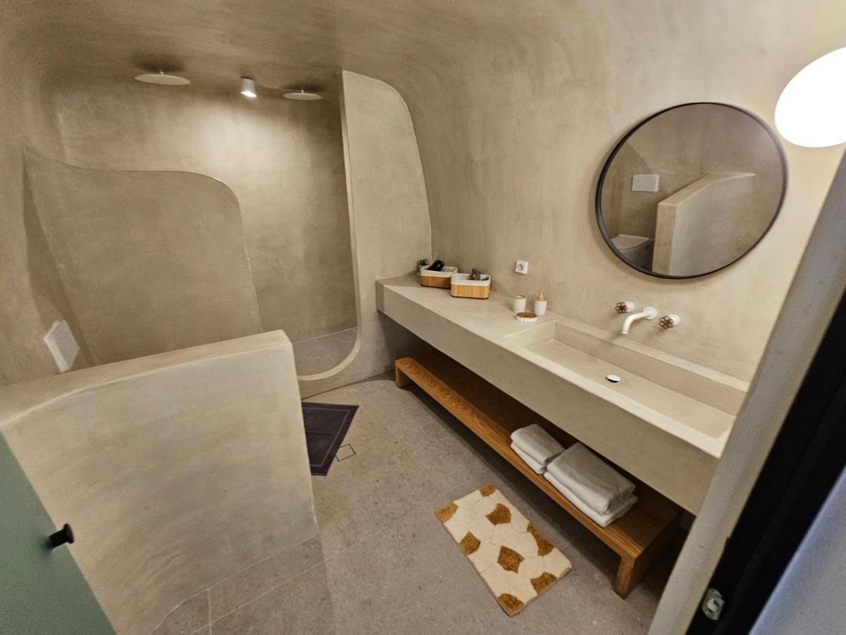 Petroma Cave Apartment