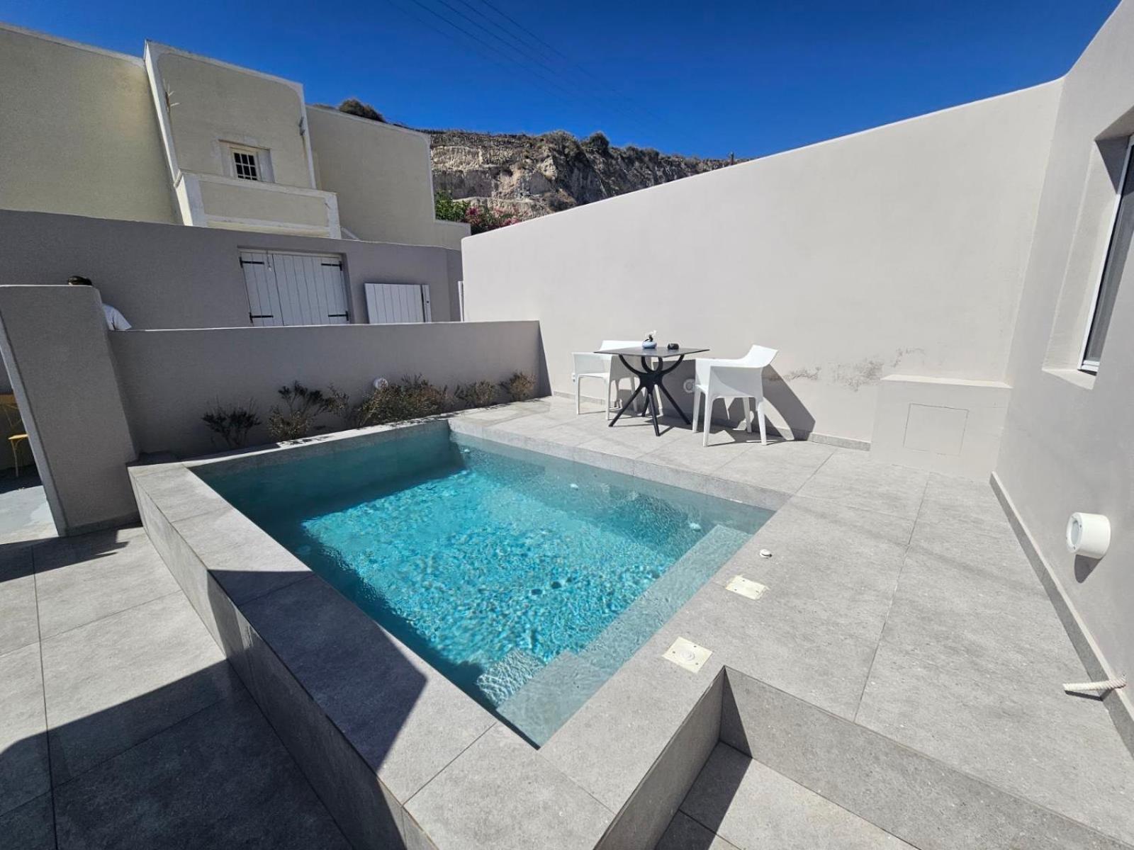 Petroma Cave Apartment *