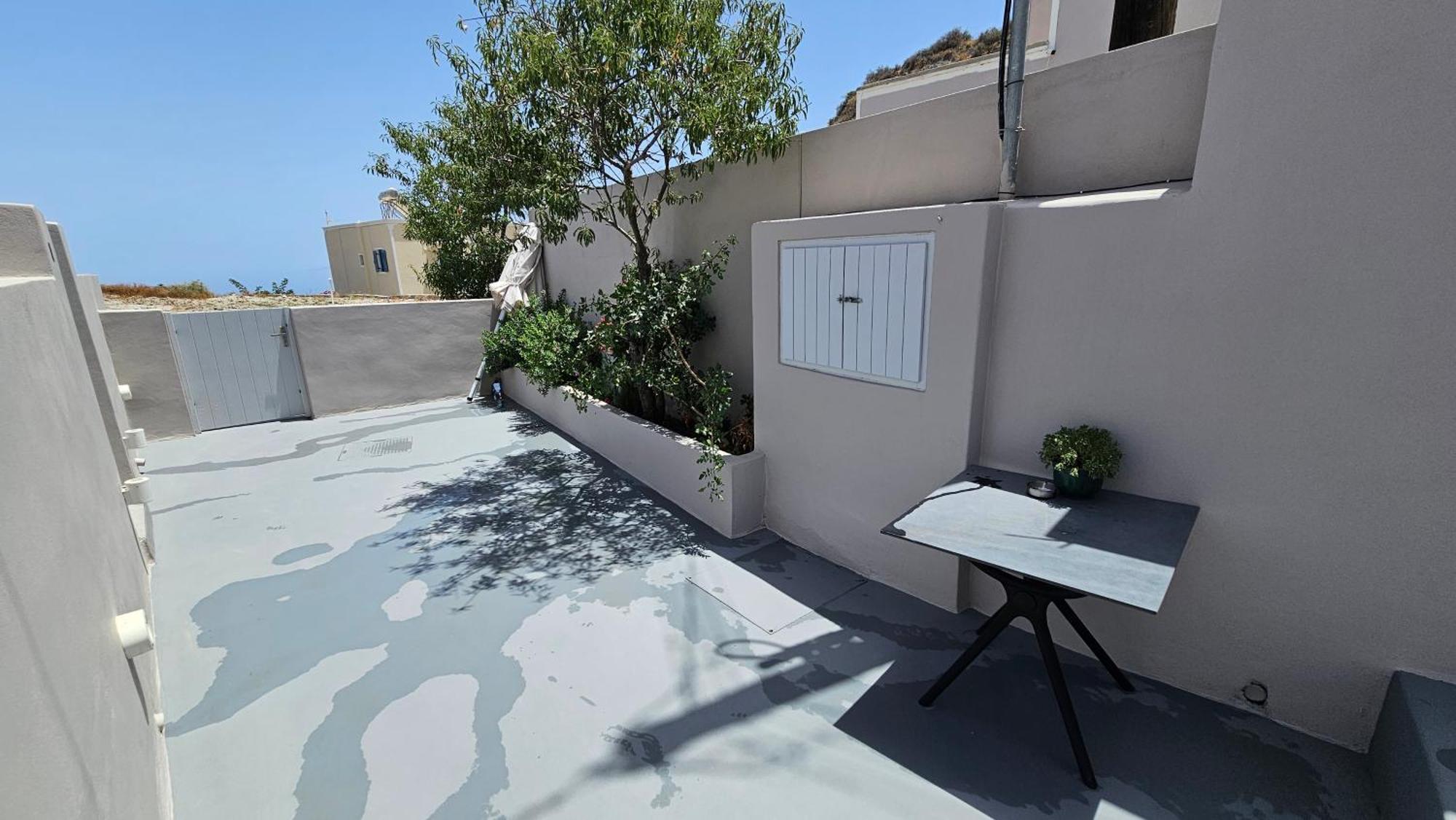 Petroma Cave Apartment
